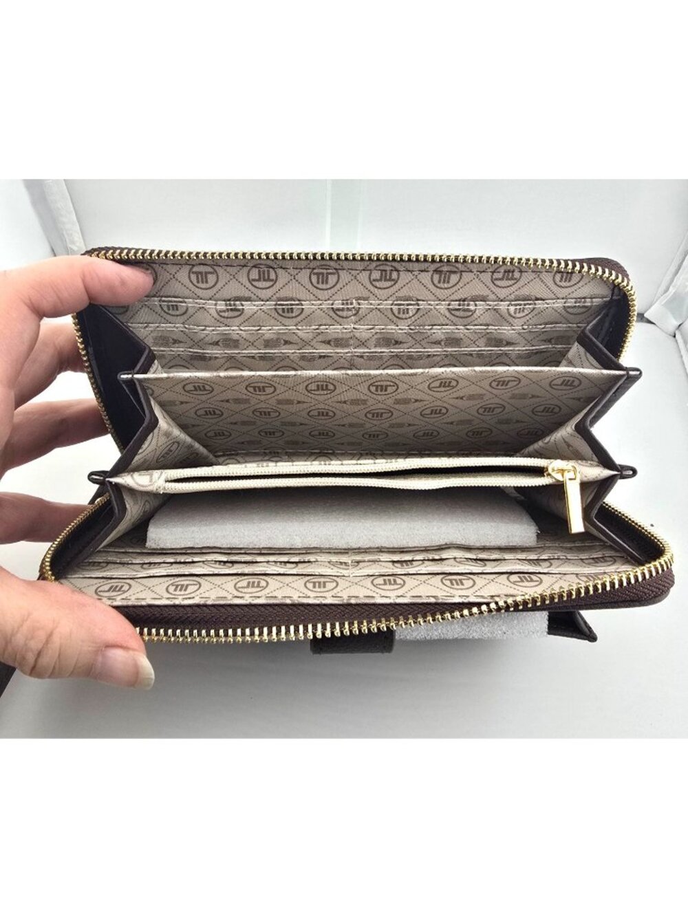 NWOT London Fog Brown Faux Leather Wristlet Wallet Gold Accents & Zipper Closure - Picture 8 of 11